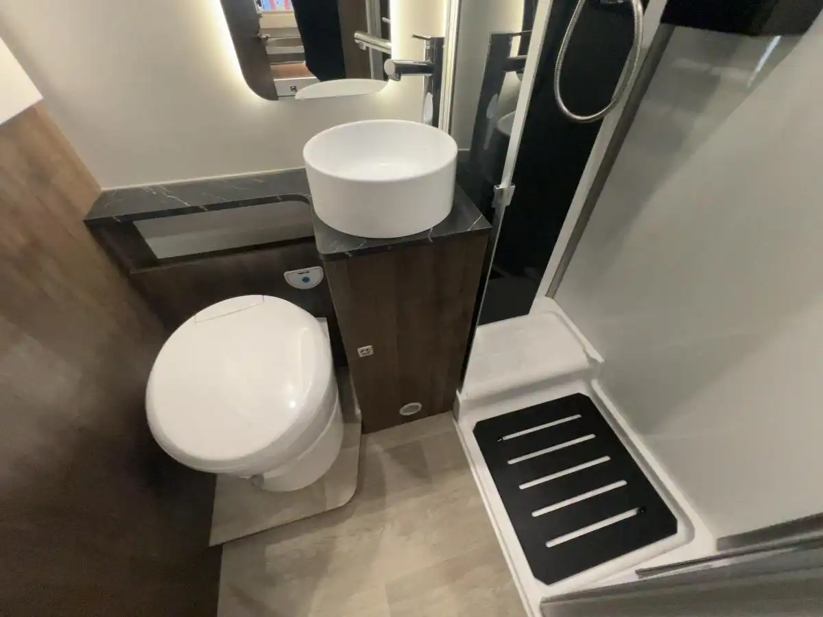 BENIMAR Tessoro 483 Northautokapp - Ansicht 14